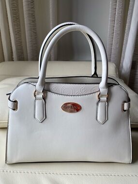 New GUESS White Satchel with Gold Hardware, Removable crossbody Strap and pouch